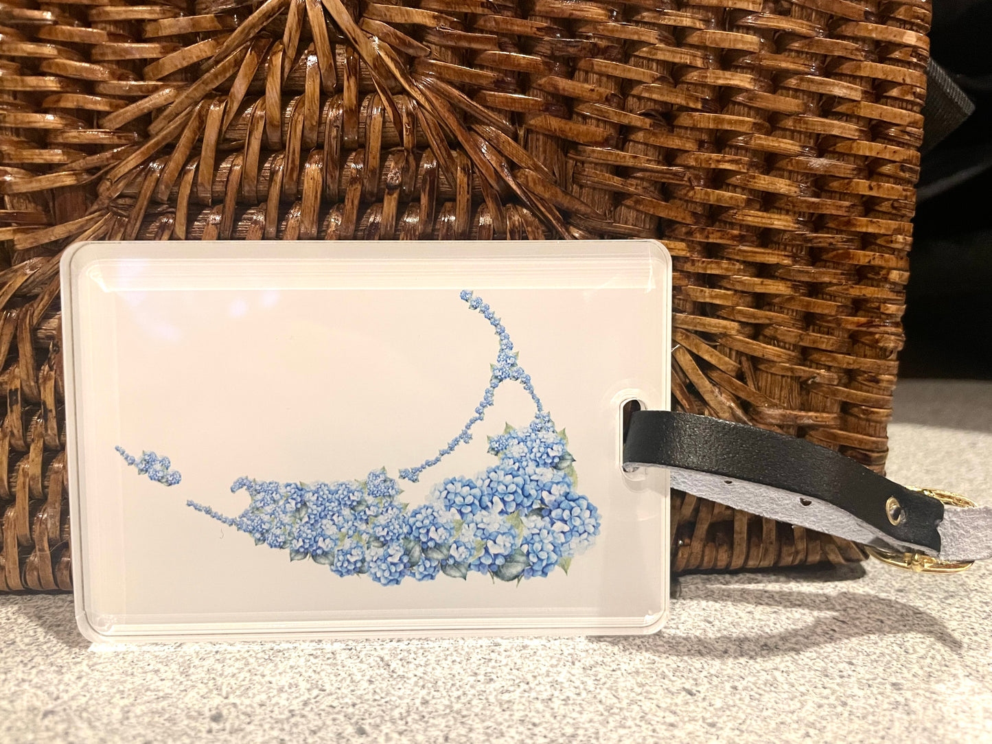 Hydrangea Luggage Tag - My Nantucket Shop
Shop authentic Nantucket-themed merchandise, clothing, towels, beanies, and more, designed with love and shipped directly from Nantucket, Massachusetts.